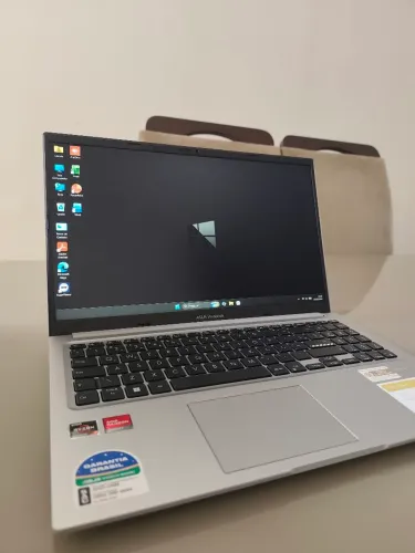 ASUS Vivobook - Ryzen - Excelente estado