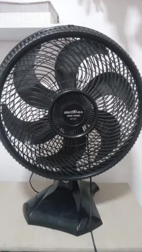 Ventilador de mesa Britânia turbo seminovo