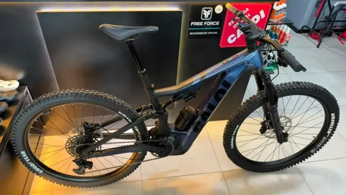 E-bike motor bosch mais barata do Brasil Caloi Peak Carbon Sram Gx 12V Rockshox Lyrik