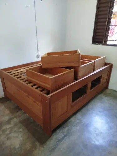 Cama casal madeira com gavetas