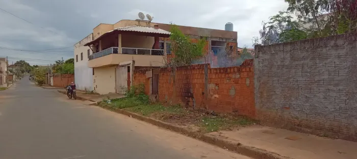 Vendo lote 360m2 no bairro Canelas 2.