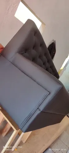 Sofá de courinho 3 lugares