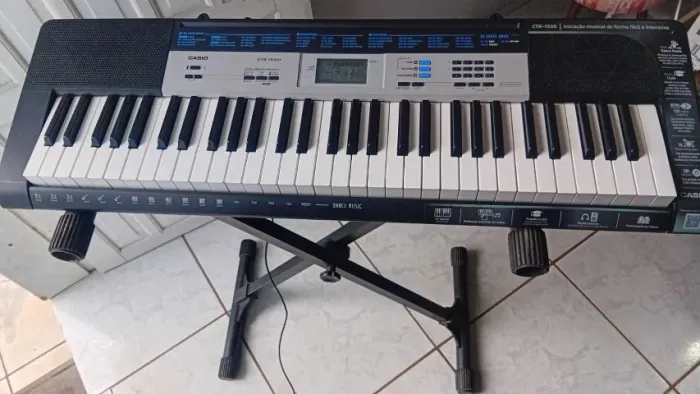 Teclado Musical - Casio CTK 1550 - Excelente estado (Bag e suporte inclusos)