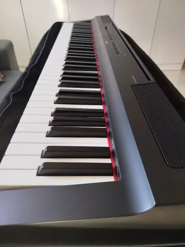 Piano Digital Yamaha P121