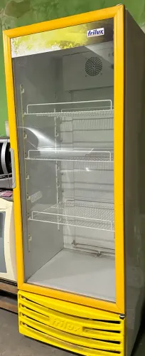 Geladeira expositora Frilux