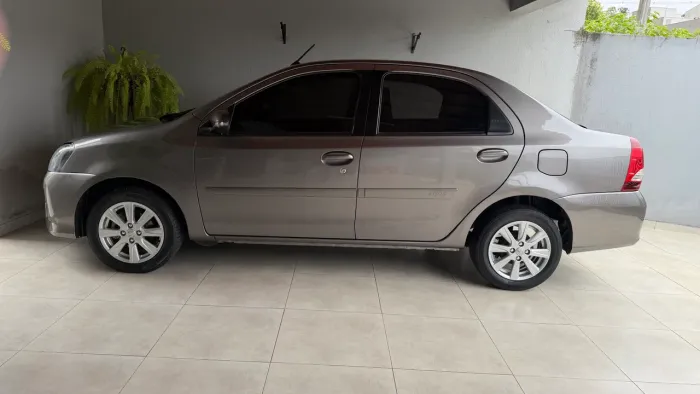 Toyota Etios X Plus Sedan 1.5 Flex 16V 4P Mec. 2019