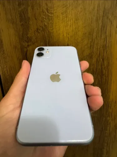 iPhone 11 lilás