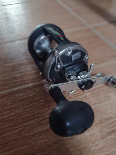 carretilha marine sport Leveza, conforto e agilidade: a tralha que seu braço agradece.