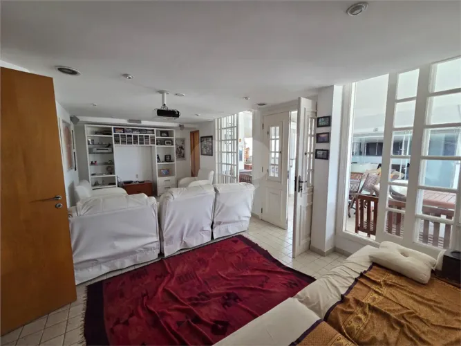 Cobertura à venda com 3 quartos, sendo 1 suíte, no condomínio Liberty, São Paulo - SP