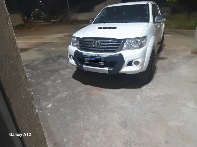 Toyota Hilux CD SRV D4-d 4X4 3.0 TDI Diesel AUT 2013
