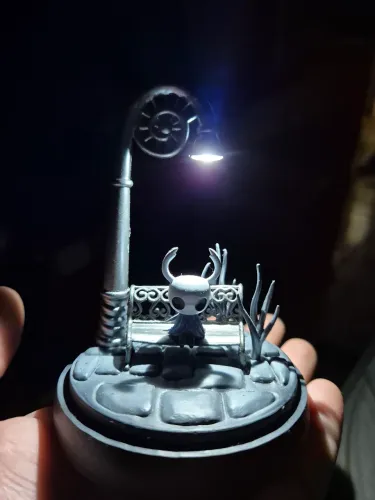 Action figure Hollow Knight com Led
