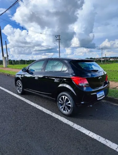Chevrolet Onix Hatch LT 1.0 8V Flex Power Mec. 4P 2013