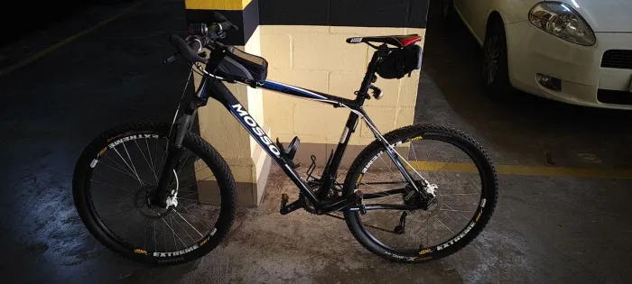 Vendo Bike Mosso aro 26, tamanho 18 polegadas. 27 marchas, Shimano alívio e deore 