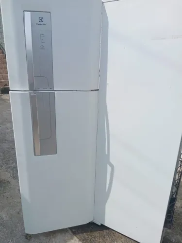 Geladeira DF electrolux 365L