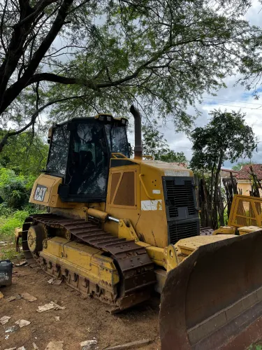 Trator D6 Caterpillar