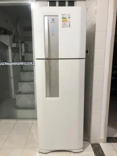 Vendo Refrigerador Eletrolux Frost Free 382L