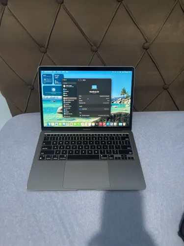 MacBook Air M1 8GB/256GB/89% Saúde de Bateria + Brinde