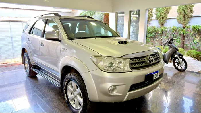 Toyota Hilux SW4 SRV D4-d 4X4 3.0 TDI Dies. AUT 2011