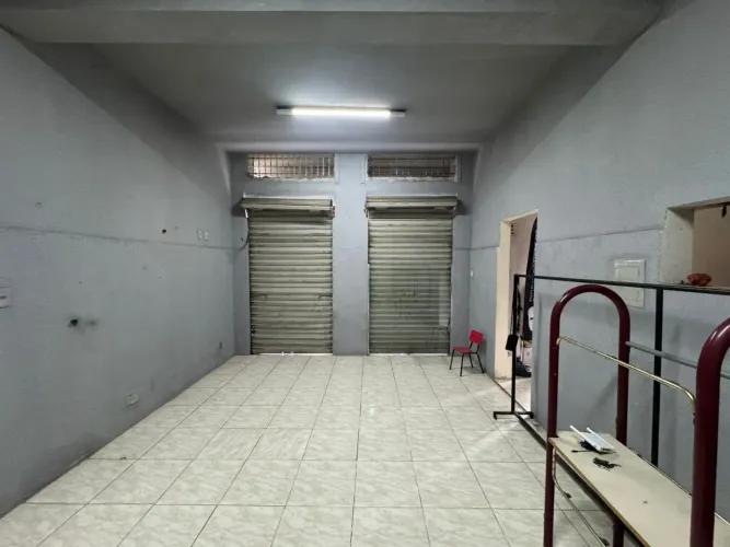 Loja comercial para locação no bairro Santa Cruz