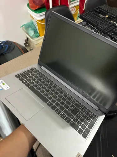 NOTEBOOK LENOVO - SEMI NOVO POUCO USADO.