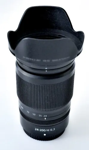 Lente Nikkor 24-200/4-6.3 serie Z