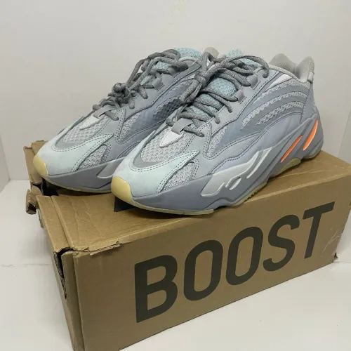 Adidas Yeezy 700v2