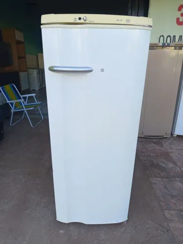Geladeira Electrolux 280L