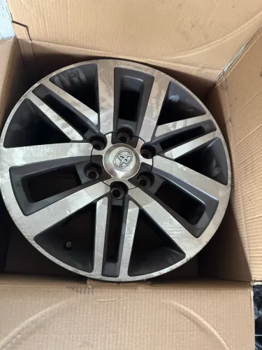 Vendo 4 Aros 18 da SW4 SRX 2017