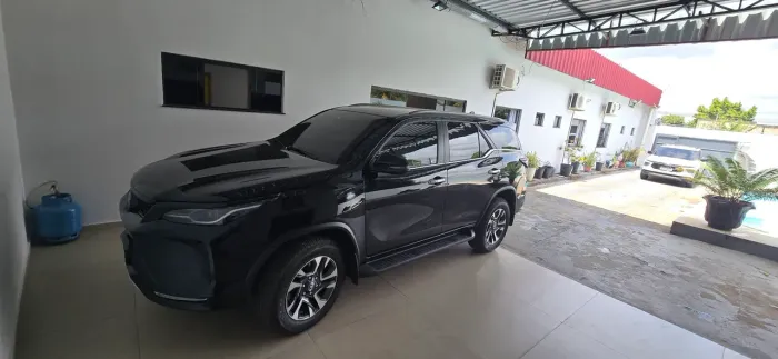 Toyota Hilux SW4 SRX Plat. 4X4 2.8 TB Die. Aut. 2025