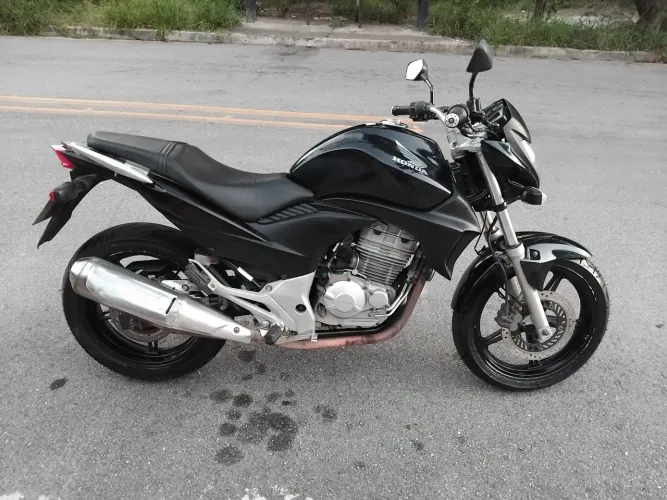 Honda cb300 2011 