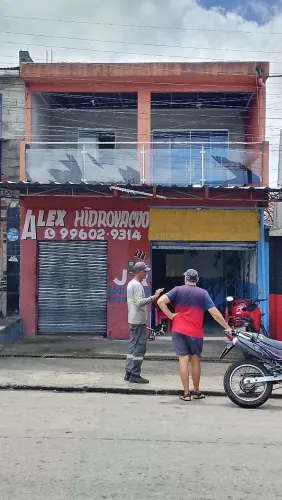 Casa com dois pontos.