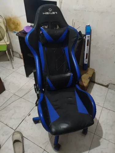 Cadeira gamer healer azul e preta