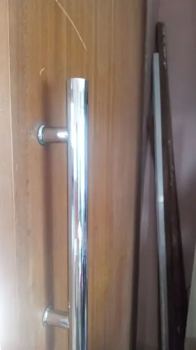 Vendo uma porte de correr 100x 2.10 já com o marco.