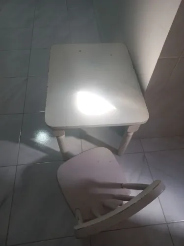 Vende-se mesa e cadeira infantil da tokstok