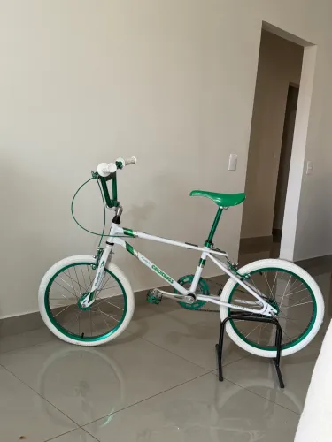 Bicicleta freestyle restaurada a venda