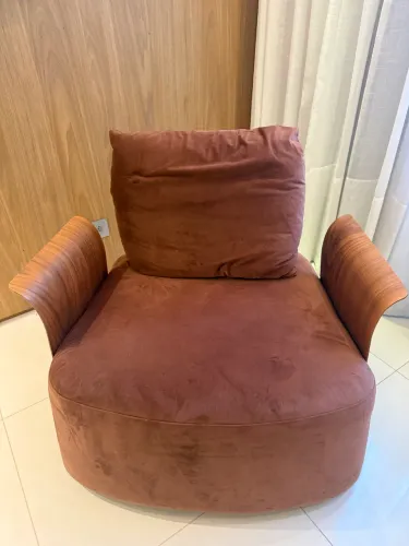 Poltrona Almofadada
