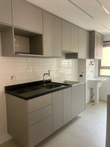 Studio com 50m², 1 suíte e 1 vaga de garagem coberta, disponível para locação no