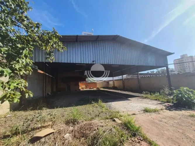 Terreno à venda em Campinas, Vila Itapura