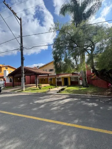 CASA MARAVILHOSA EM CONDOMÍNIO FECHADO - JANDIRA