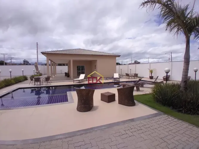 Casa com 2 dormitórios à venda, 44 m² por R$ 240.000,00 - Moreira César - Pindamonhangaba/