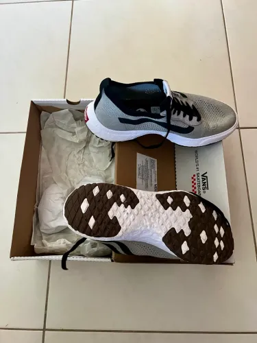 Tênis Vans Ultrarange VR3 Gray
