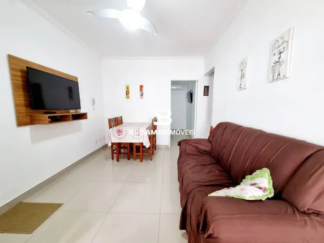 PITANGUEIRAS- CALÇADÃO , TOTALMENTE REFORMADO , RICO EM ARMÁRIOS.