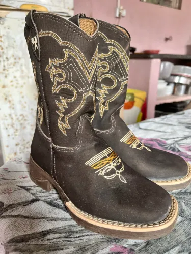Bota cautrey infantil 