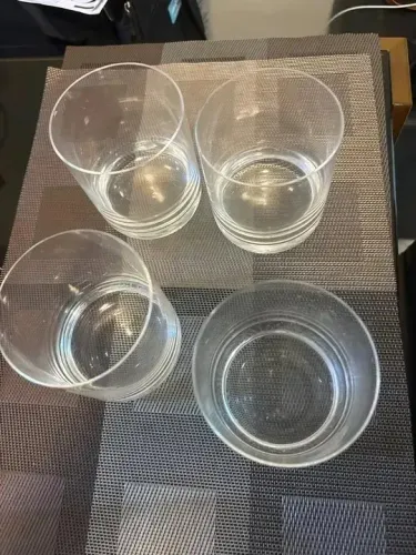 Conjunto de 4 copos de uísque em vidro, perfeitos para servir suas bebidas favoritas
