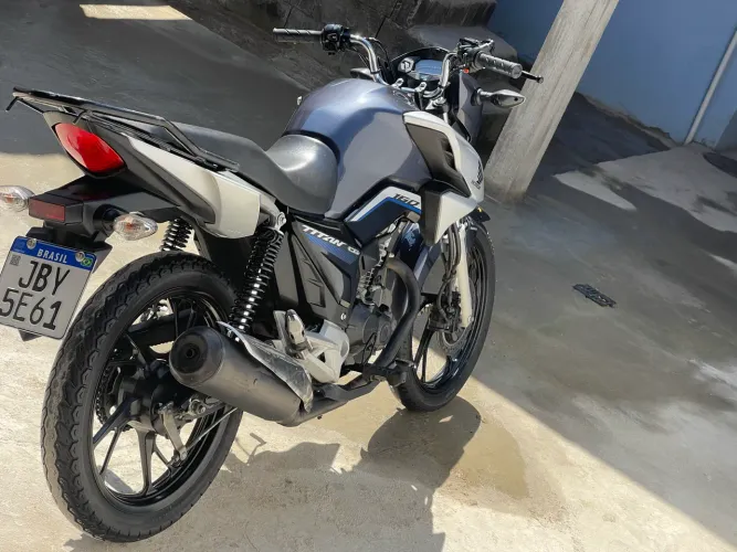 Titan 160