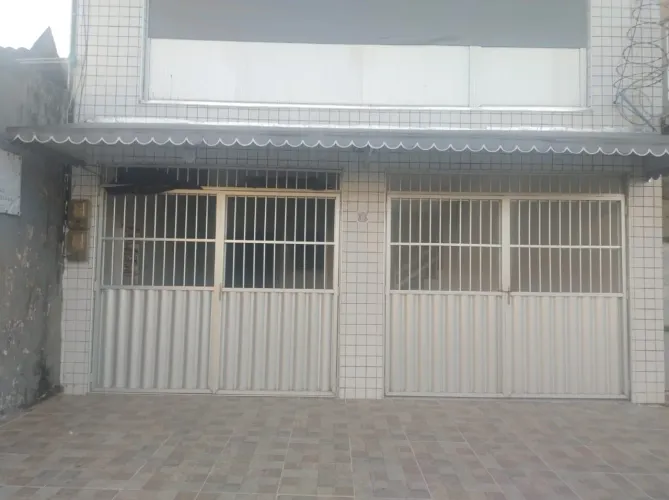 Casa Duplex para Venda em Fortaleza / CE no bairro Quintino Cunha