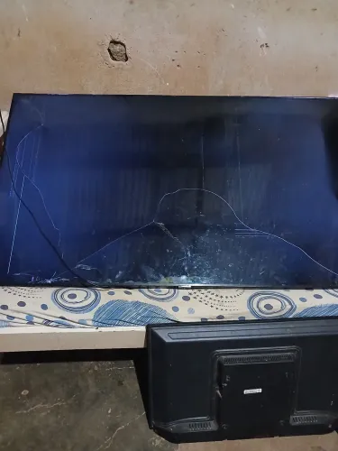 Tv samsung 65 polegadas, com defeito 