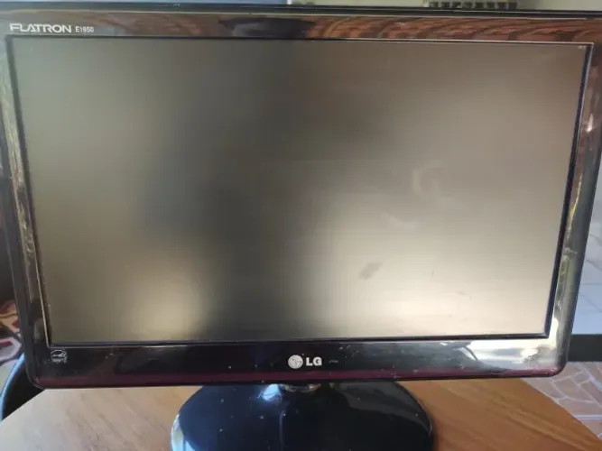Monitor LG Flatron E1950T 18.5 Polegada