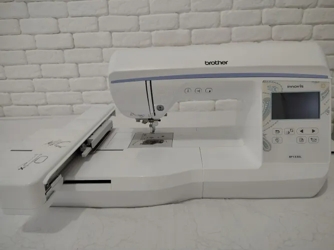 Máquina de Bordado Brother Innov-is BP1530L 110V + 55 Linhas