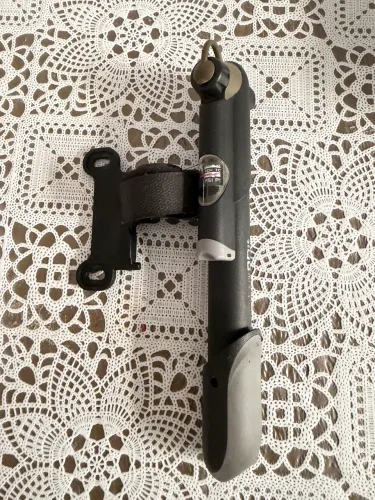 Mini bomba de encher pneu bike MTB